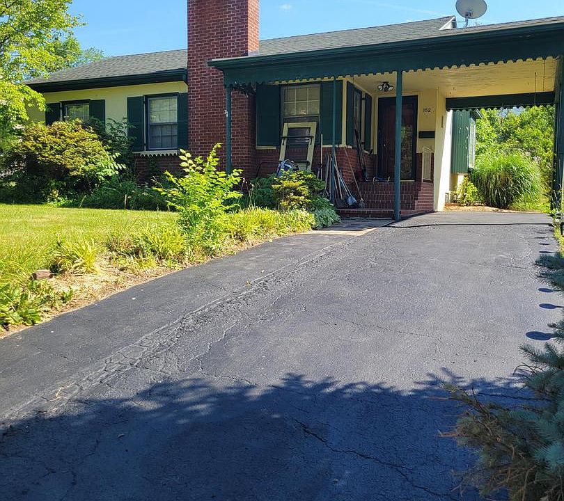 1st image of 152 Valley St