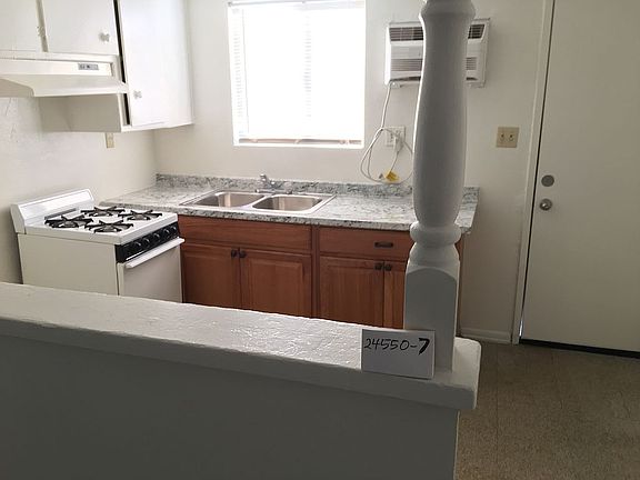 3rd image of 24550 Atwood Ave APT 8