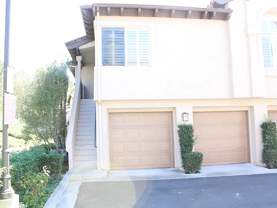 21 Waxwing Ln