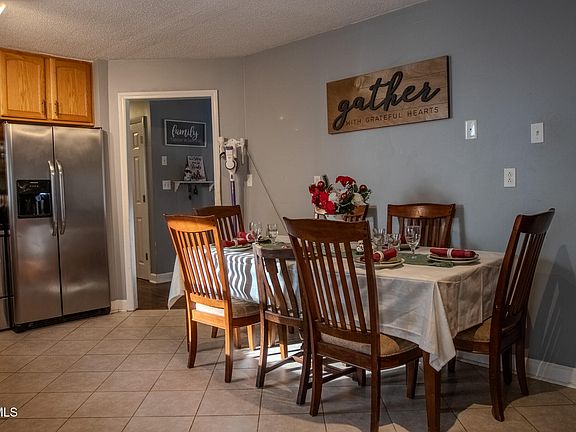 5th image of 329 Summerville Rd