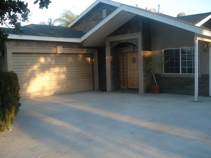 1st image of 16214 E Queenside Dr