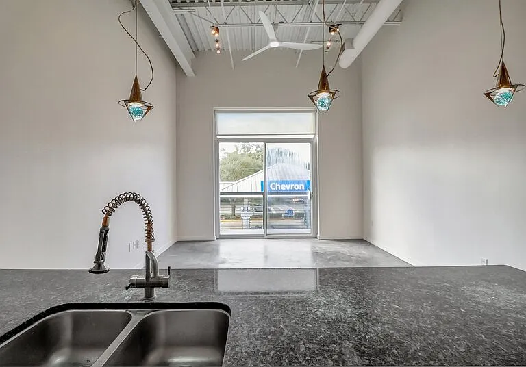 2514 Abercorn St #205 — Photo 17