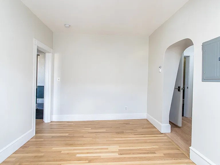 18 Fitzhenry Sq #11 — Photo 4