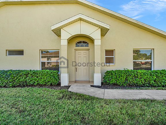 5th image of 8590 Ibis Cove Cir