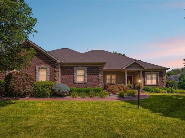 707 W Coolidge Ave, Charleston, IL 61920