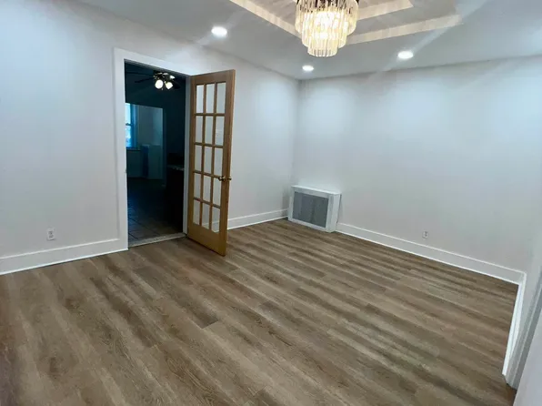 130-15 109th Avenue image 1 of 6