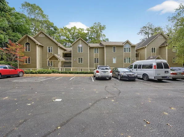 301 Glen Echo Ln APT E, Cary, NC 27518