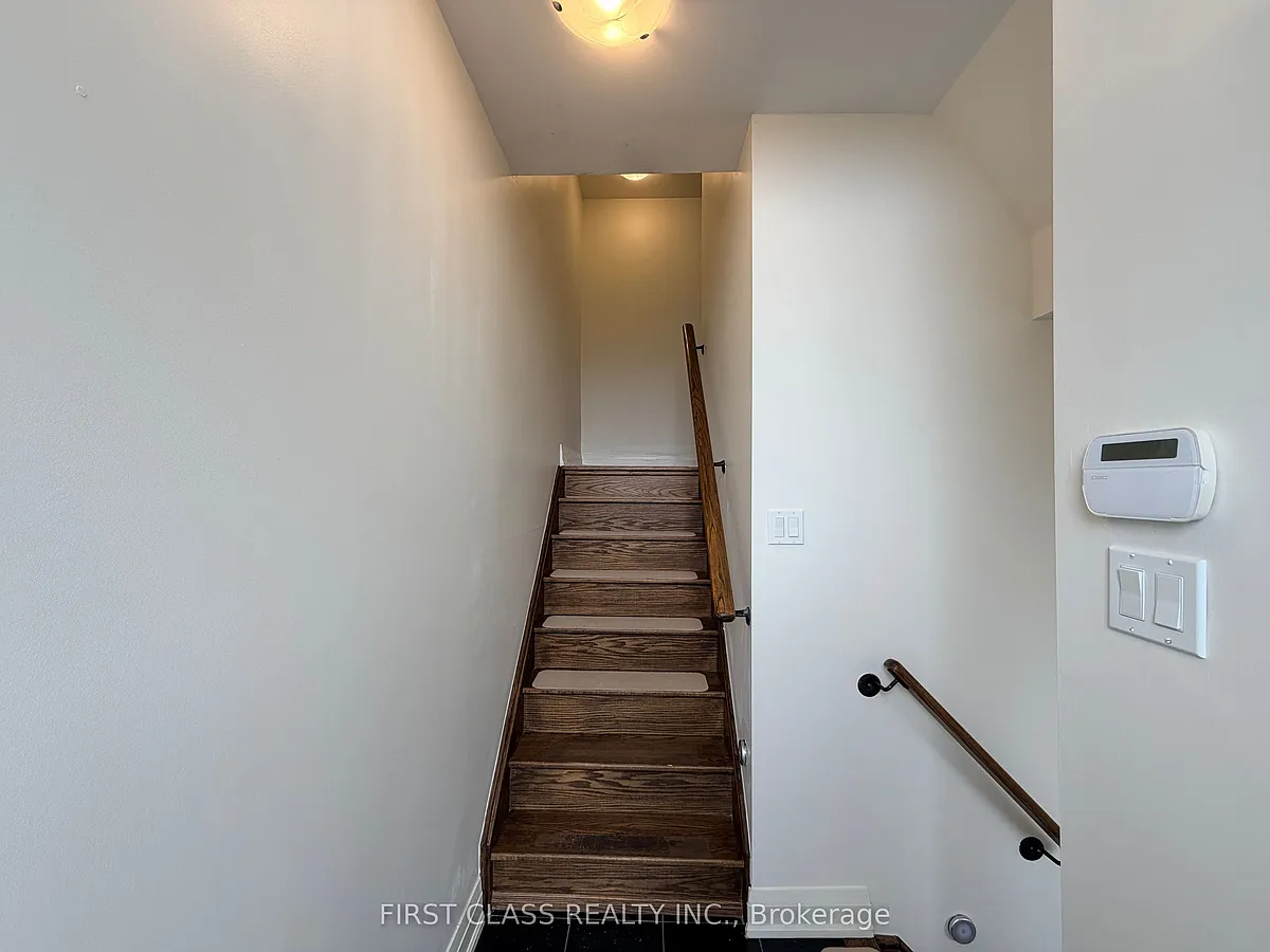 Building Photo - 24 Teasel Way