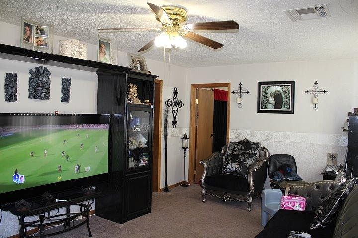 2nd image of 703 Maple Blvd
