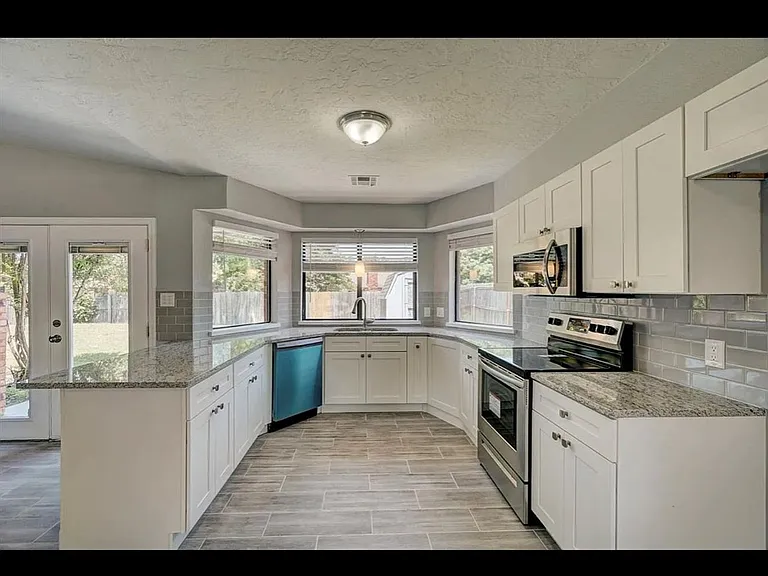 7107 NW Birch Pl — Photo 16