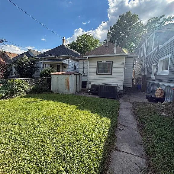 366 Bridge Ave — Photo 4