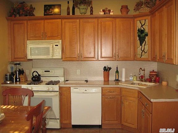 2nd image of 652 Birchwood Park Dr