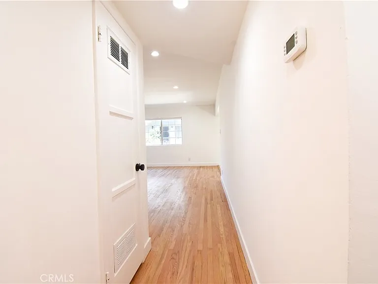 1570 N Verdugo Rd #B — Photo 12