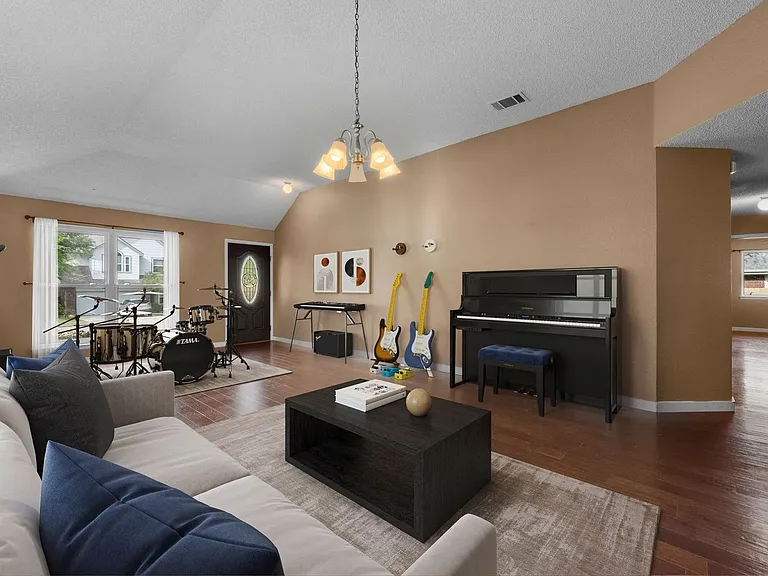 6700 Carisbrooke Ln — Photo 2