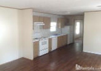 2nd image of 823 Victoria Ct