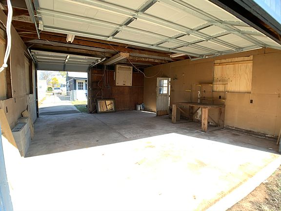 3rd image of 712 Dakota St #1