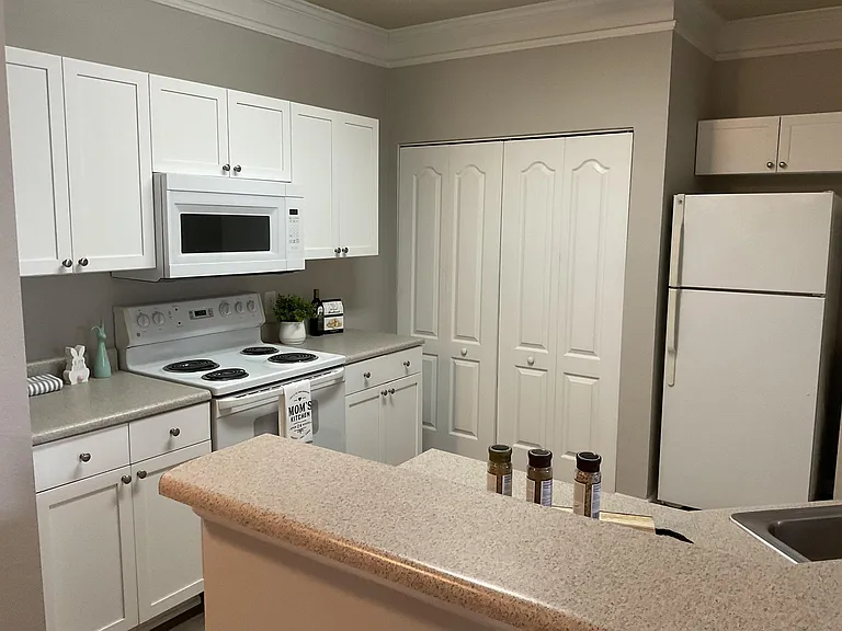 8813 Villa View Cir #204-8813VVC204 — Photo 4