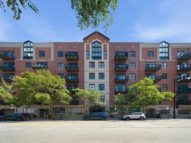 1155 W Madison St #507 — Photo 4