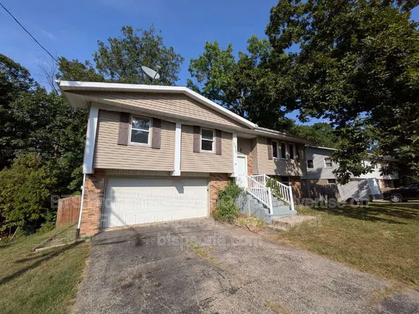 5926 N Tampico Dr, Peoria, IL 61614