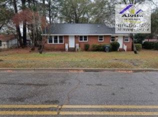 209 N Jackson St, Raeford, NC 28376