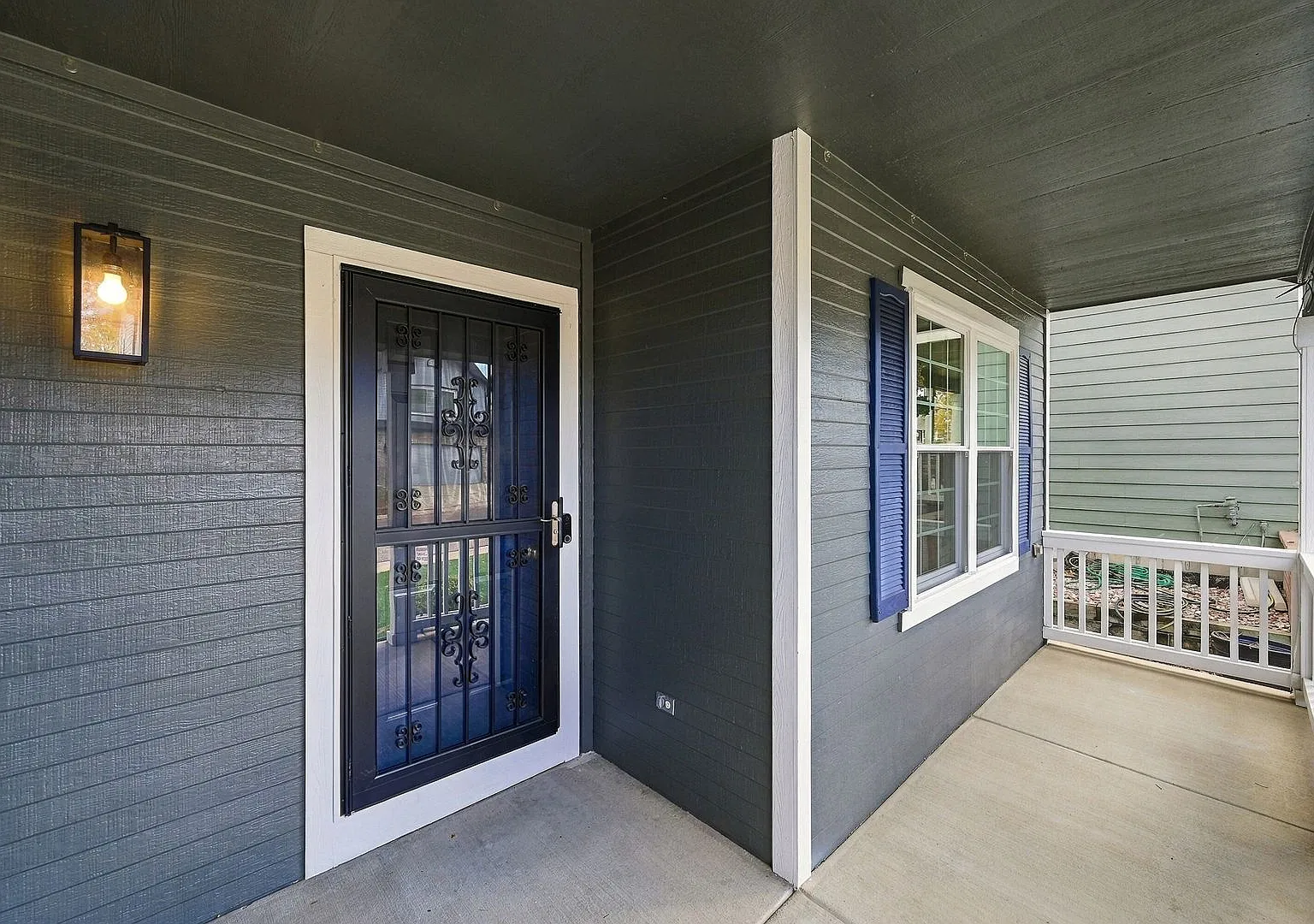 Beautifully remodeled 3 bedroom 3 bath home in Highlands Ranch — Photo 4