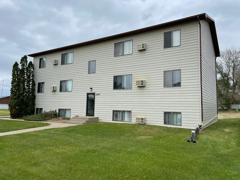 2805 7th Street SW Apartments - Just East of Dakota Square Mall