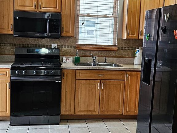 5th image of 624 Carlock Ave