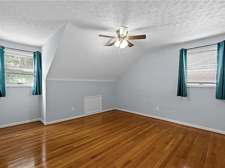 740 Mayland Dr — Photo 33