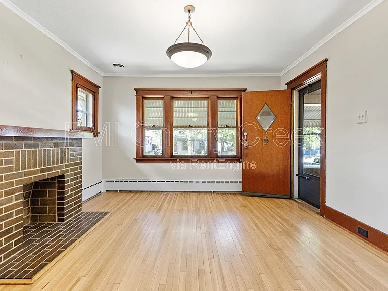 4360 Winona Ct — Photo 6