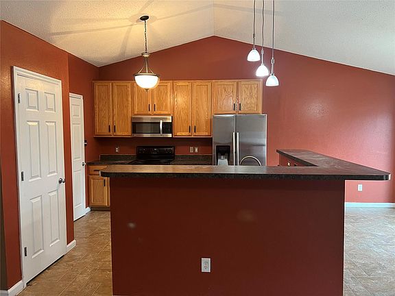 3rd image of 206 Williamsburg Dr