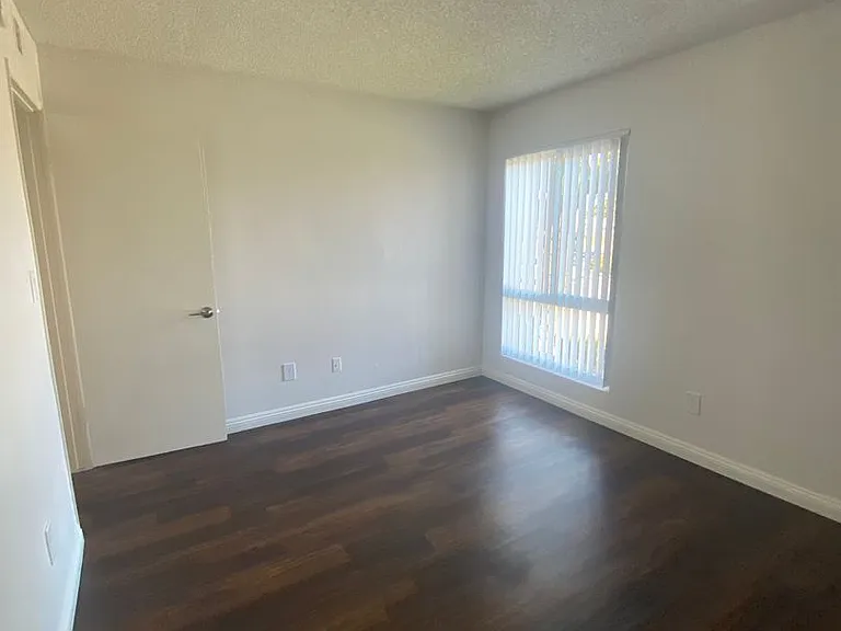 18225 Kingsdale Ave — Photo 16