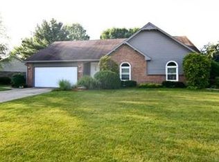 4541 W Hunters Ridge Ln, Greenwood, IN 46143
