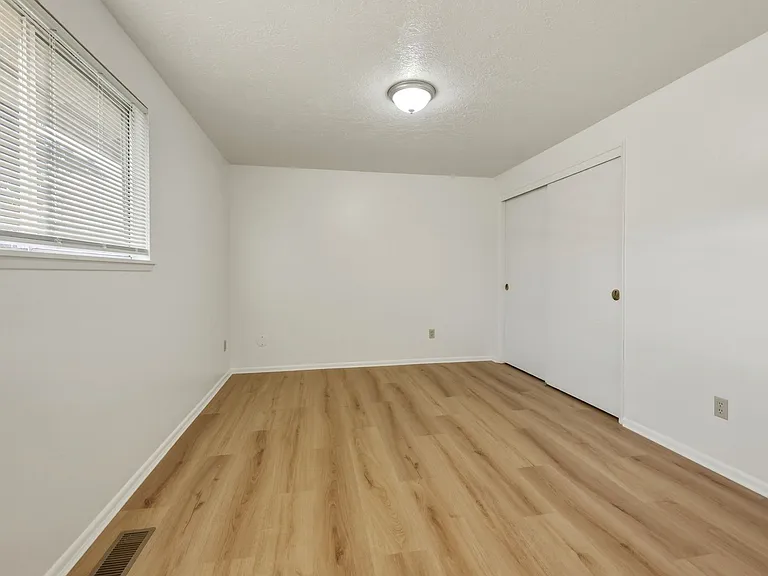 333 Choker St SE #B — Photo 12