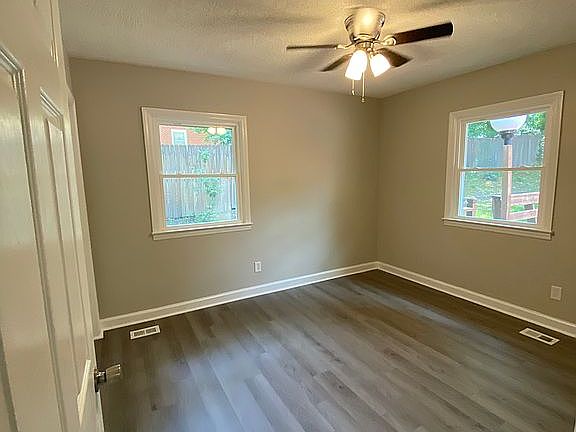 3rd image of 206 S Depot St