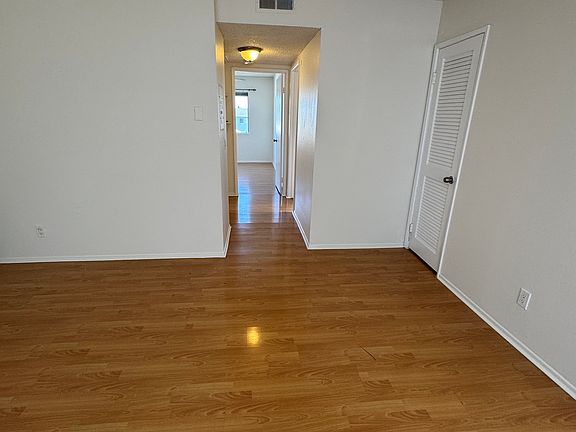 3rd image of 1759 N Mariposa Ave #8