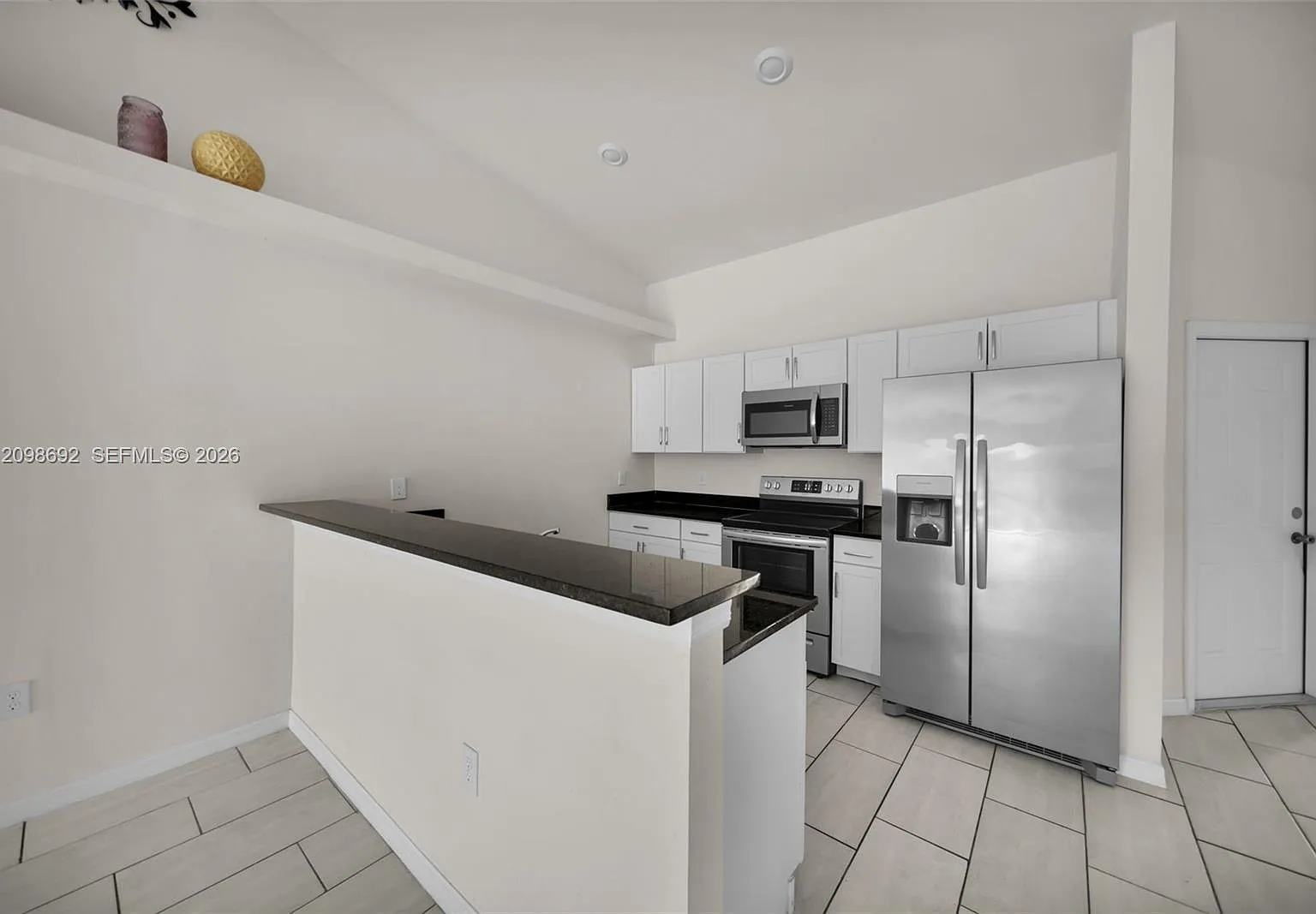 3 bed, 2.0 bath, $1,750 — Photo 4