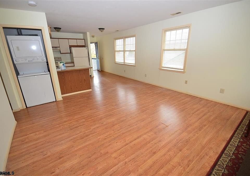 2nd image of 242 33rd St S APT 2B