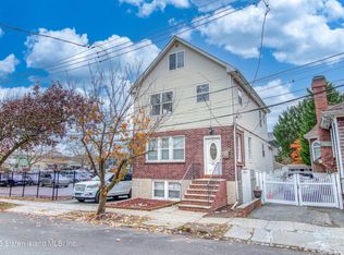 24 Roosevelt St, Staten Island, NY 10304
