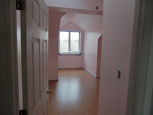 5th image of 1402 Outlook Ave