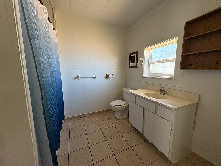 1009 Oregon St — Photo 5