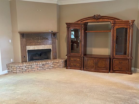 5th image of 1035 Crouch Rd