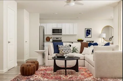 4 bed, 1672 sqft, $2,000 — Photo 2