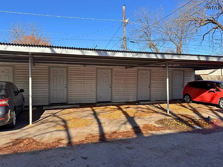 1611 Bell St — Photo 17