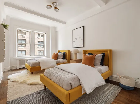 975 Park Avenue image 12 of 16