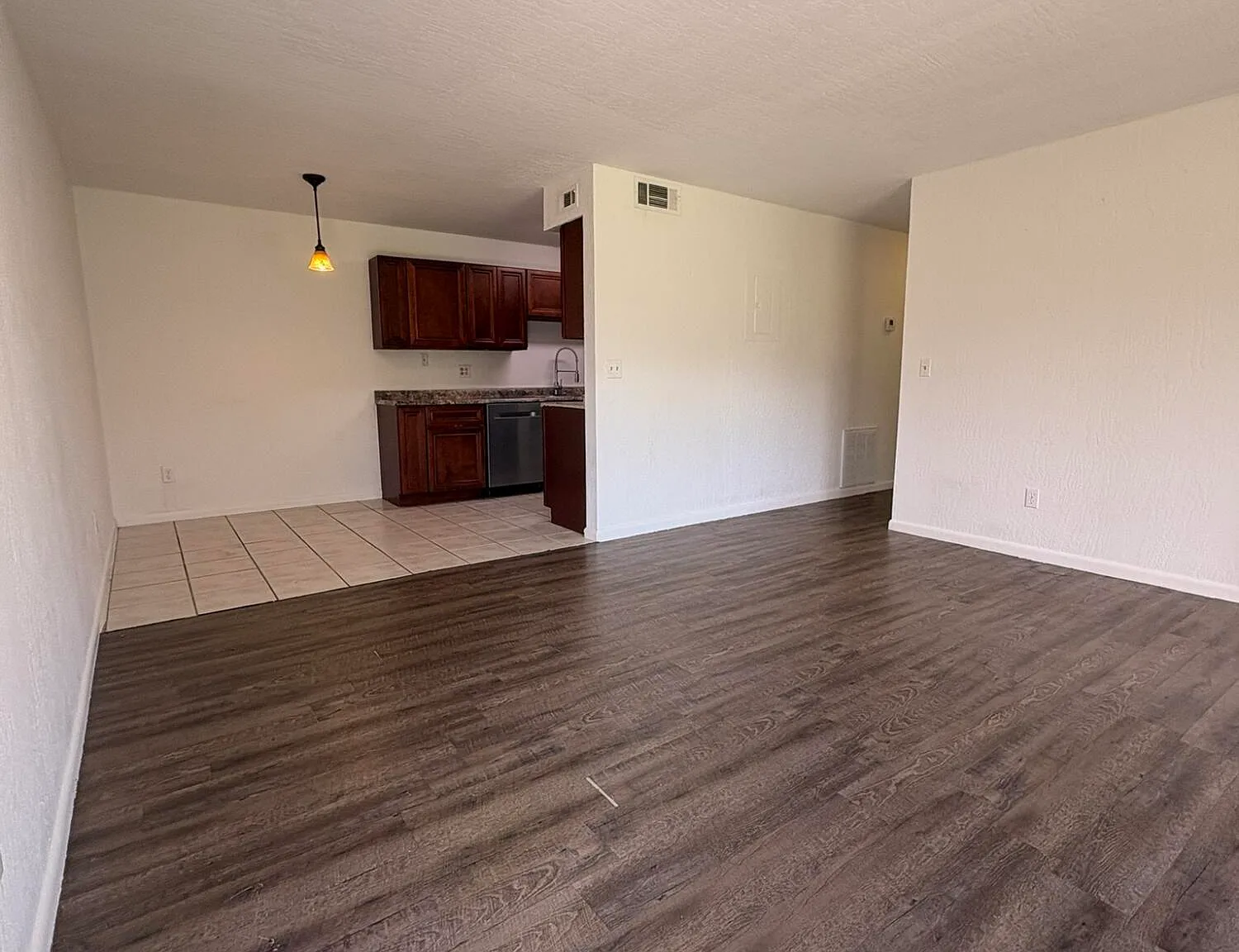 2130 Forest Knoll Dr NE — Photo 4