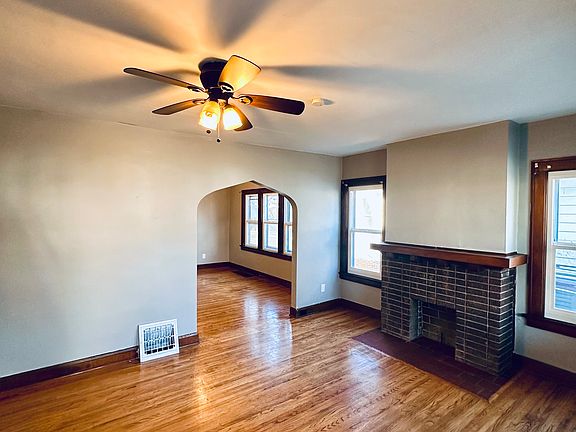 2nd image of 2913 Northwood Ave #1
