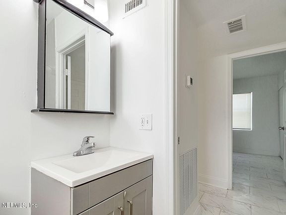 5th image of 3622 ARDISIA Road N