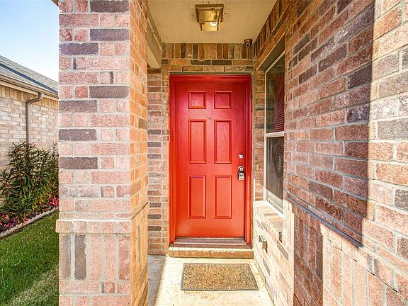 2nd image of 812 Green Heath Ave