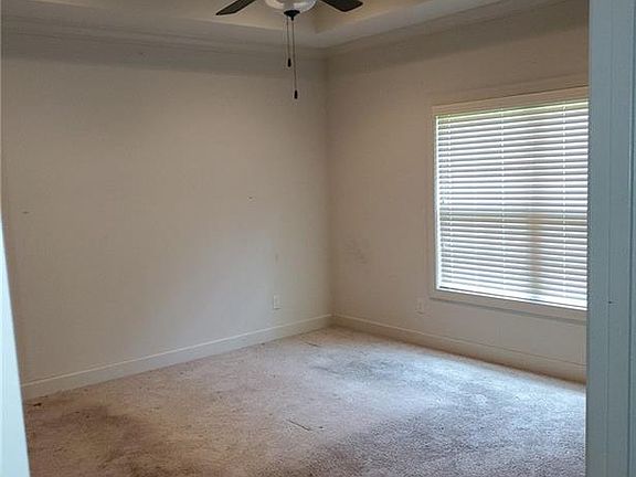 4th image of 2045 Waterford Ln