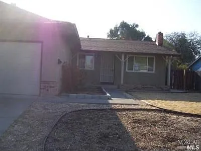 2240 Emerson Pl photo 1